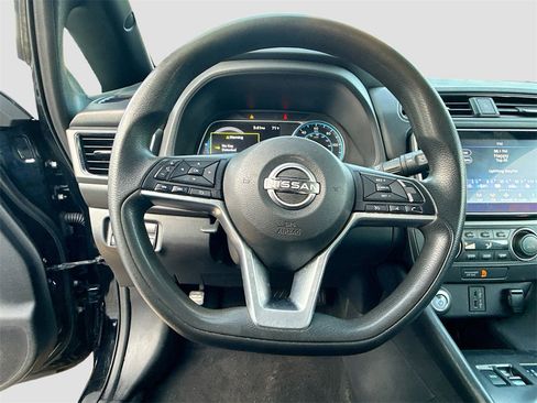 Used 2023 Nissan Leaf S image 12