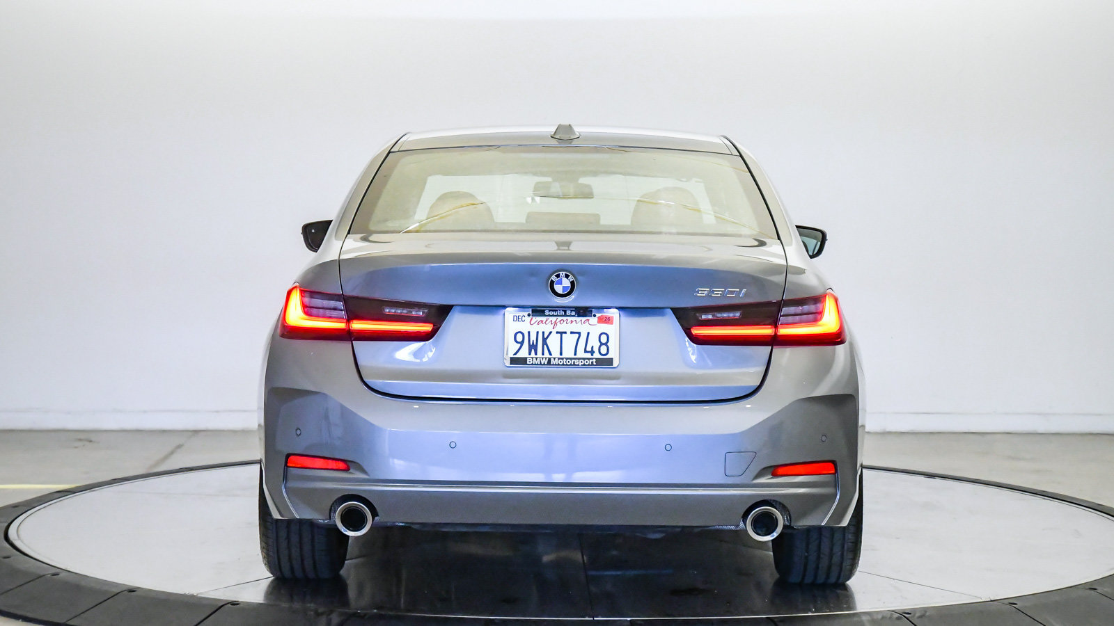 Used 2026 BMW 330i Sedan w/ Premium Package RWD image 3