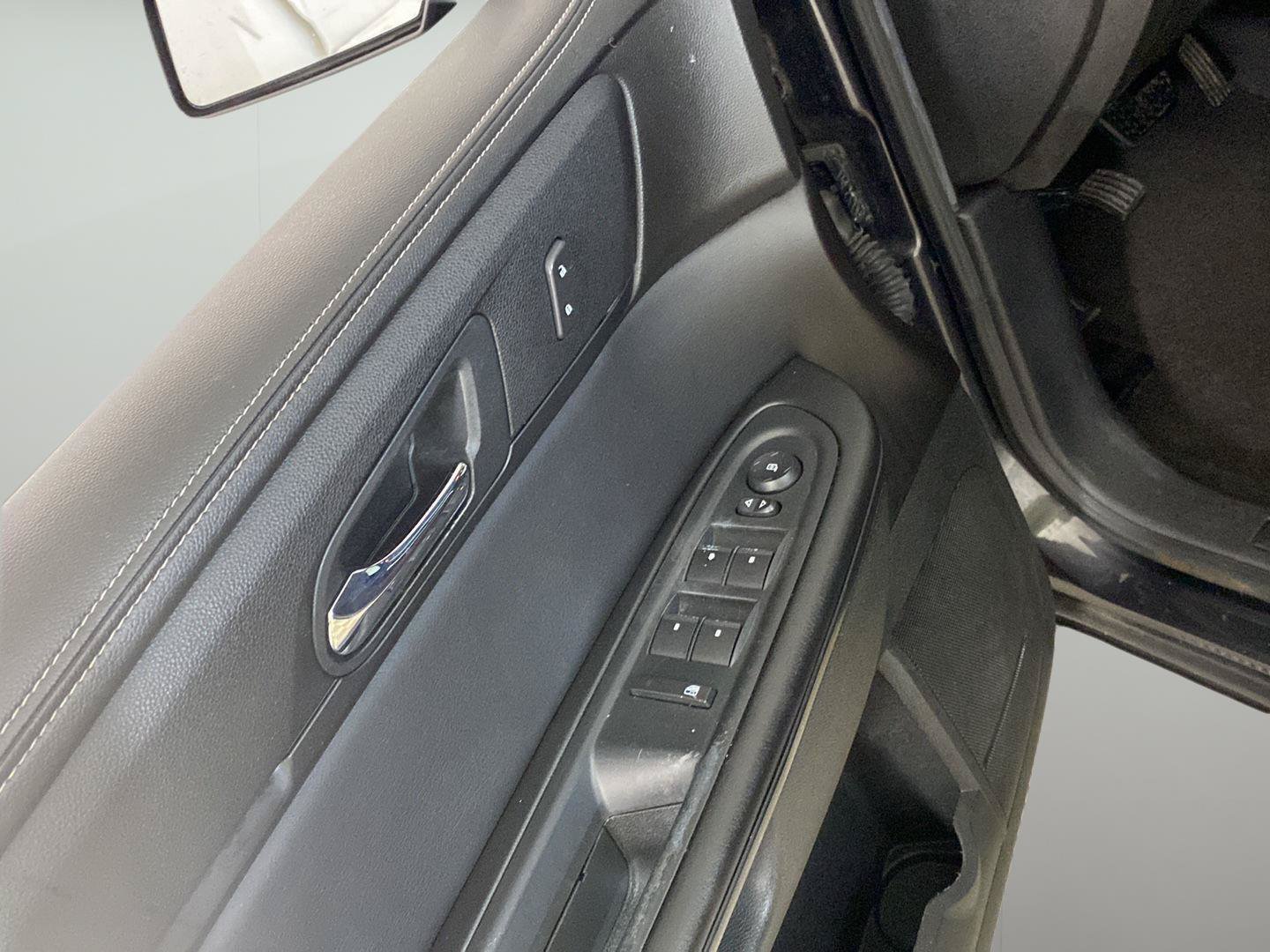 Used 2015 Chevrolet Traverse LT w/ Style and Technology Package AWD/4WD image 14