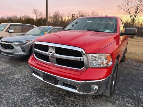Used 2019 RAM 1500 Tradesman w/ Tradesman SXT Package image 3