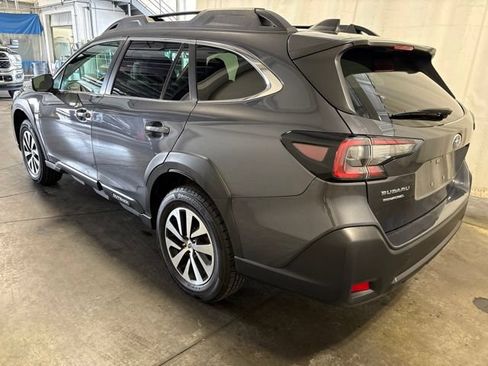 Used 2024 Subaru Outback Premium AWD/4WD image 6