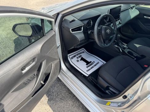 Used 2020 Toyota Corolla LE image 9