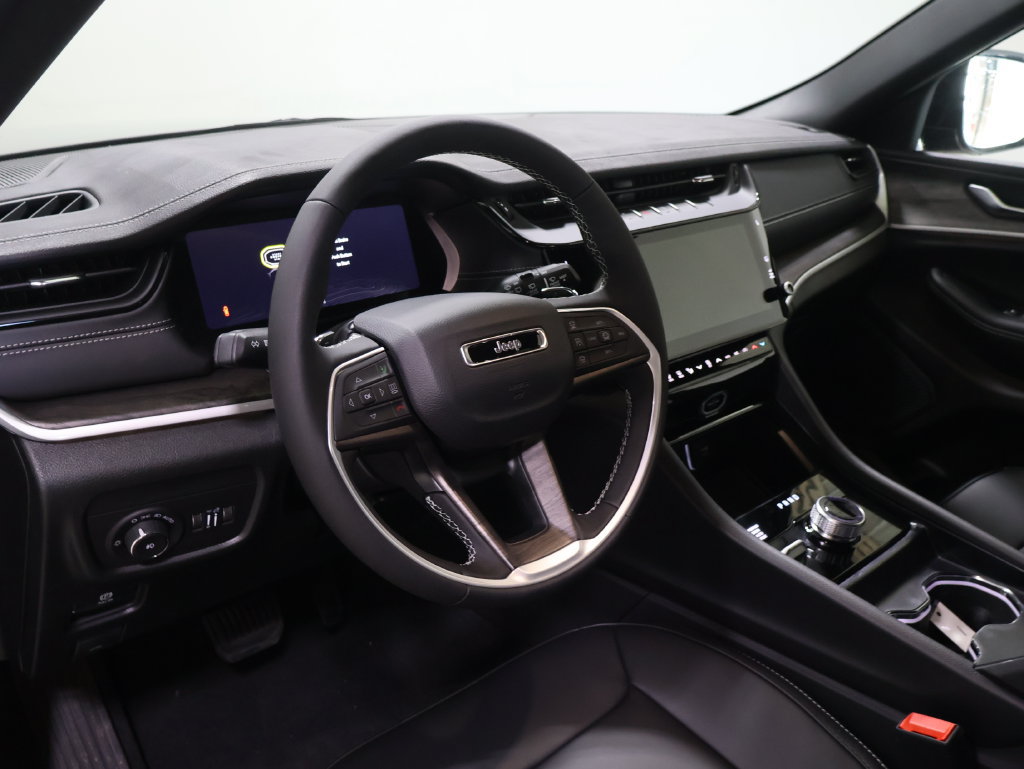 New 2027 Jeep Grand Cherokee Limited AWD/4WD image 19