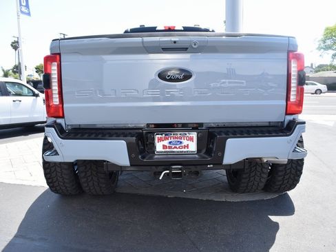 Used 2025 Ford F450 Lariat w/ FX4 Off-Road Package image 15