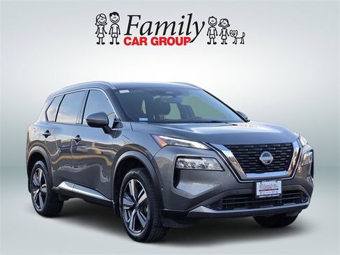 Used 2023 Nissan Rogue SL w/ SL Premium Package image 2