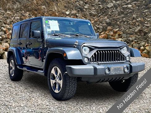 Used 2018 Jeep Wrangler Unlimited Sahara w/ Dual Top Group AWD/4WD image 10