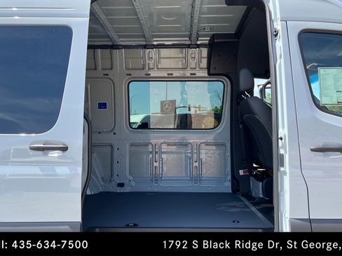 Used 2025 Mercedes-Benz Sprinter 2500 image 18