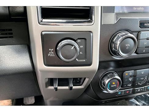 Used 2019 Ford F350 Lariat w/ Lariat Value Package image 15