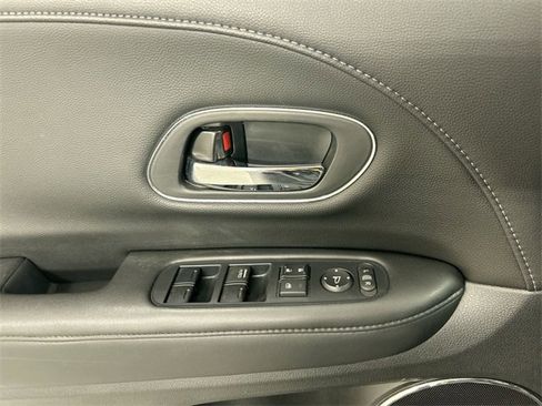 Used 2017 Honda HR-V EX-L image 11