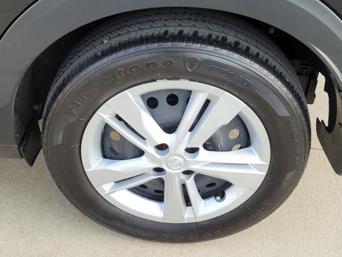 Used 2025 Nissan Kicks Play S FWD image 22