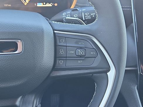 New 2025 Jeep Grand Cherokee L Laredo image 19