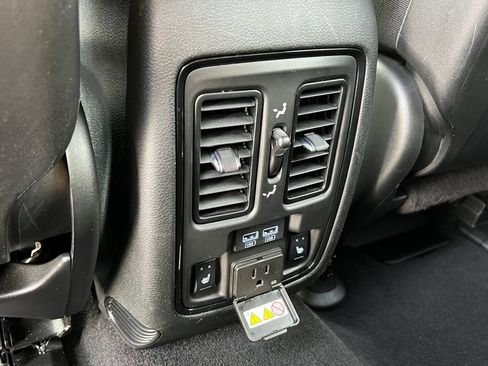 Used 2023 Dodge Durango GT image 13