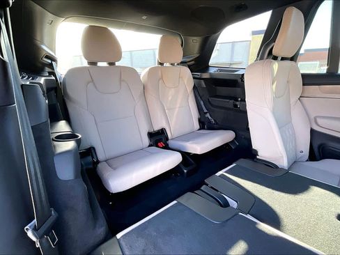 New 2026 Volvo XC90 T8 Plus image 28
