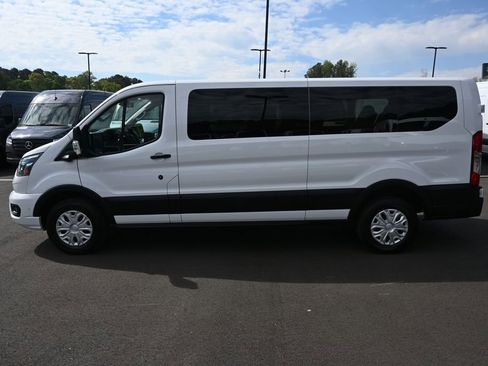 Used 2023 Ford Transit 350 XLT RWD image 3