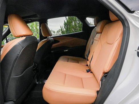 Used 2025 Lexus RX 350 Premium w/ Accessory Package (Z1) image 29