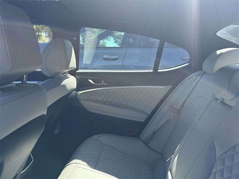 Used 2025 Genesis G70 3.3T Advanced w/ Sport Prestige Package image 12