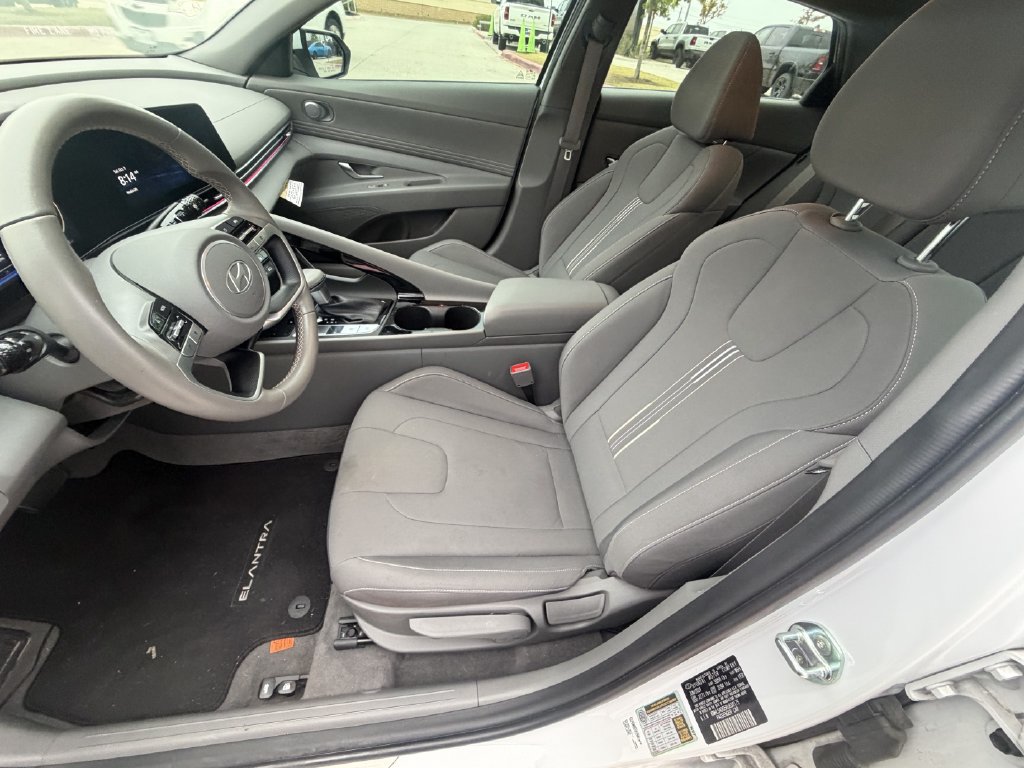 Used 2024 Hyundai Elantra SEL w/ Convenience Package FWD image 20
