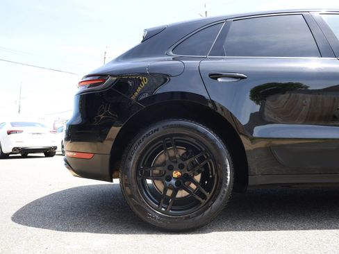 Used 2020 Porsche Macan AWD/4WD image 9