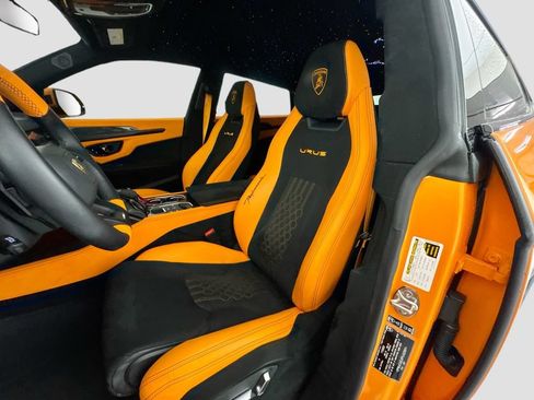 Used 2023 Lamborghini Urus Performante AWD/4WD image 22
