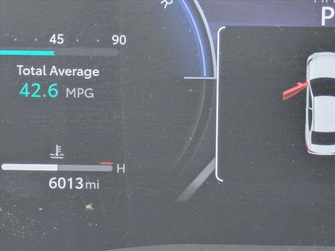 Used 2025 Toyota Camry XLE FWD image 10