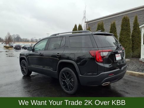 Used 2023 GMC Acadia SLE w/ Driver Convenience Package image 3