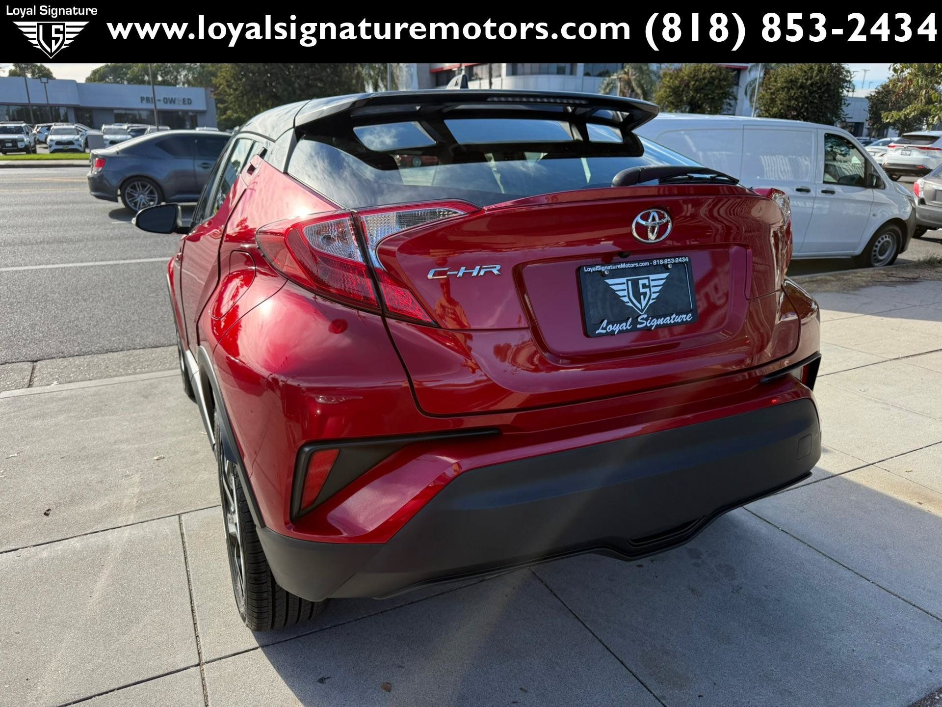 Used 2020 Toyota C-HR XLE FWD image 5