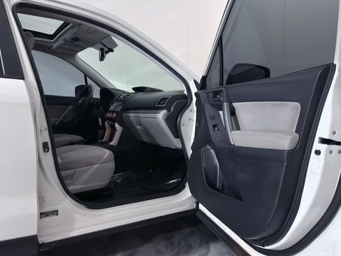 Used 2016 Subaru Forester 2.5i Premium w/ All-Weather Package image 23