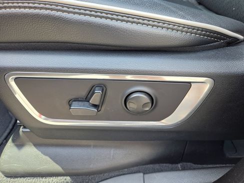 Used 2026 RAM 1500 Laramie AWD/4WD image 32
