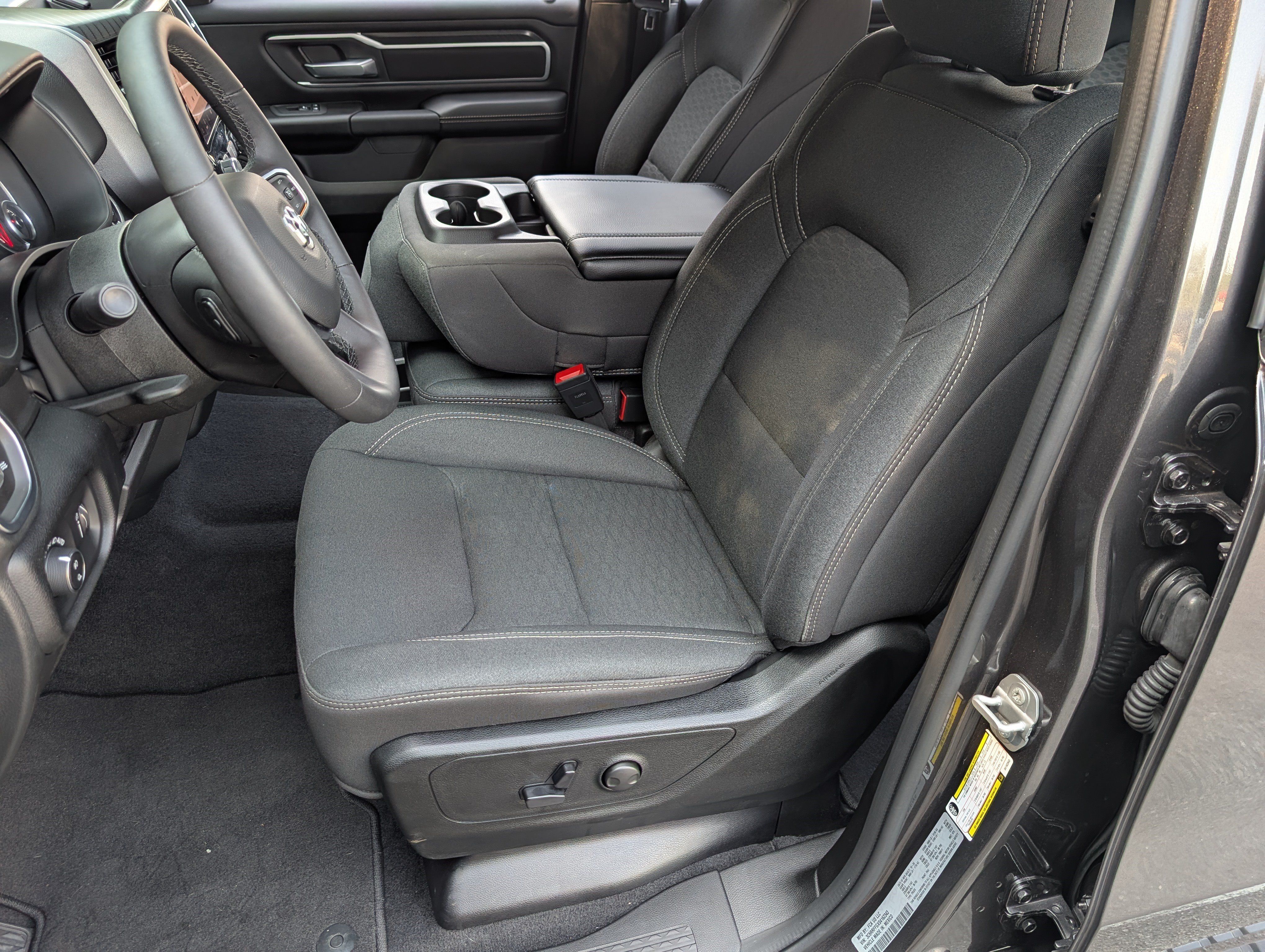 Used 2025 RAM 1500 Big Horn AWD/4WD image 16