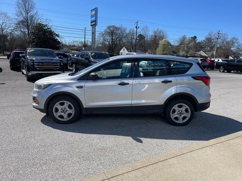 Used 2019 Ford Escape S image 5