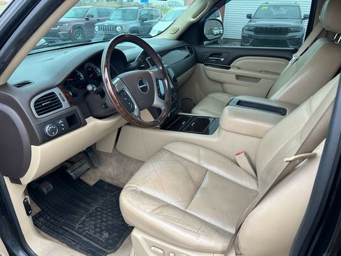 Used 2011 GMC Yukon Denali image 11