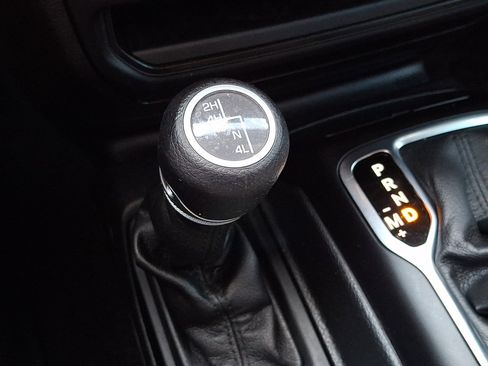 Used 2023 Jeep Wrangler Unlimited Sport AWD/4WD image 30