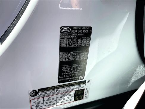 Used 2025 Land Rover Discovery S AWD/4WD image 33