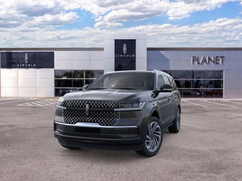 New 2026 Lincoln Navigator Reserve AWD/4WD image 2