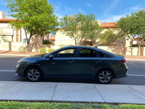 Used 2020 Kia Forte LXS FWD image 16