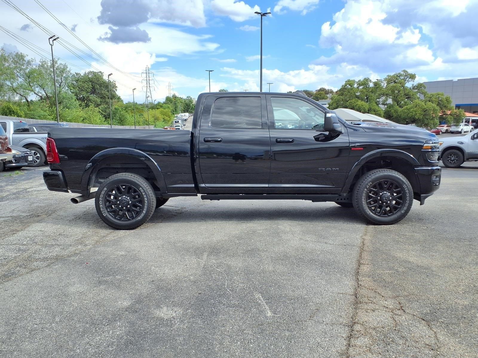 Used 2025 RAM 3500 Limited AWD/4WD image 5