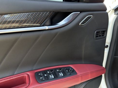 Used 2022 Maserati Ghibli Modena image 17