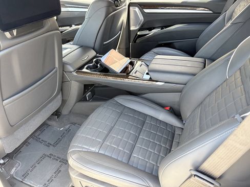 Certified 2025 Cadillac Escalade Sport Platinum AWD/4WD image 17