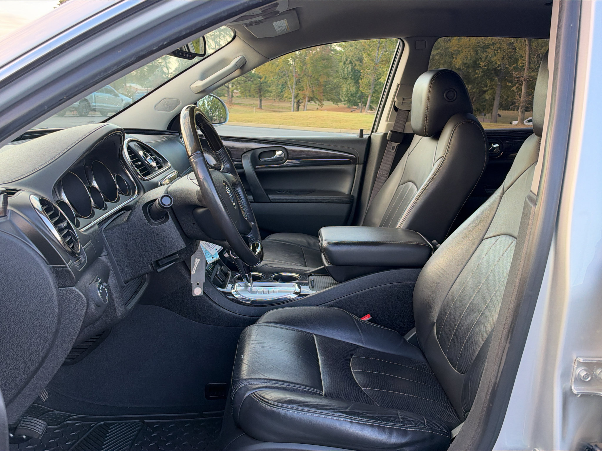 Used 2015 Buick Enclave Leather FWD image 11
