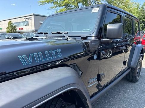 Used 2023 Jeep Wrangler Unlimited w/ Cold Weather Group AWD/4WD image 4