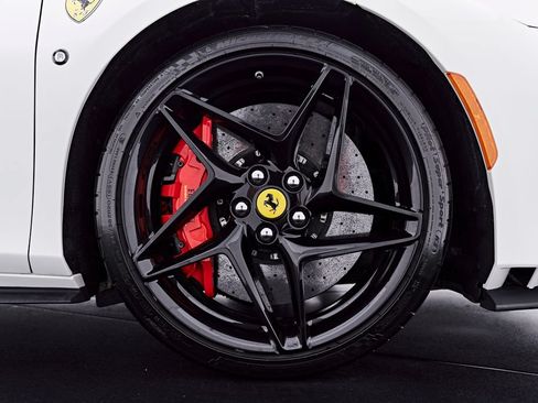 Used 2022 Ferrari F8 Tributo RWD image 35