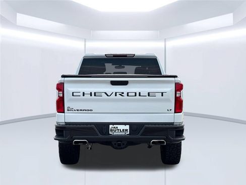 Used 2022 Chevrolet Silverado 1500 LT Trail Boss w/ LPO, Dark Essentials Package AWD/4WD image 4