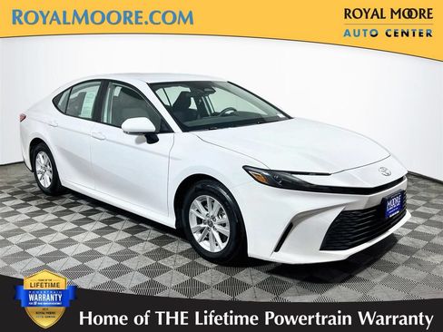 Used 2025 Toyota Camry LE FWD image 1