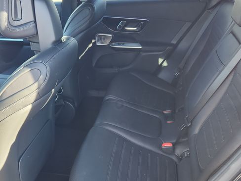 Used 2024 Mercedes-Benz GLC 300 4MATIC image 16