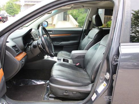 Used 2013 Subaru Outback 2.5i Limited w/ Moonroof Pkg AWD/4WD image 13