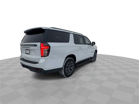 Certified 2024 Chevrolet Suburban Z71 w/ Luxury Package image 8