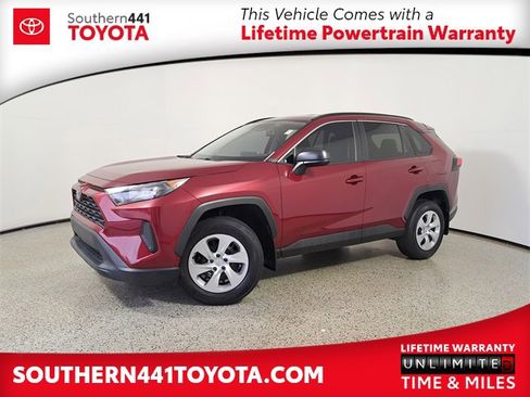Used 2020 Toyota RAV4 LE image 1