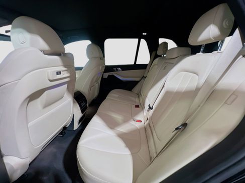 Used 2019 BMW X5 xDrive40i w/ Convenience Package image 18