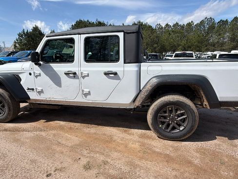 New 2026 Jeep Gladiator Sport image 11