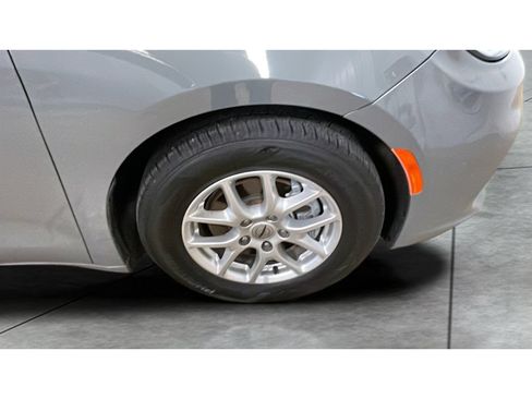 Used 2022 Chrysler Pacifica Touring-L FWD image 21